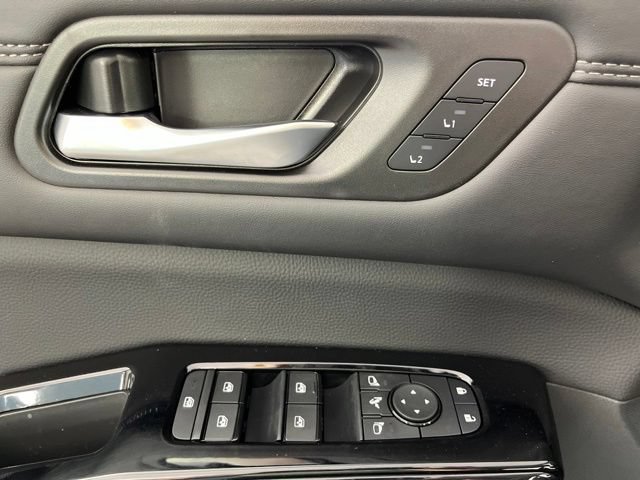 New 2026 Nissan Pathfinder Platinum FWD image 32