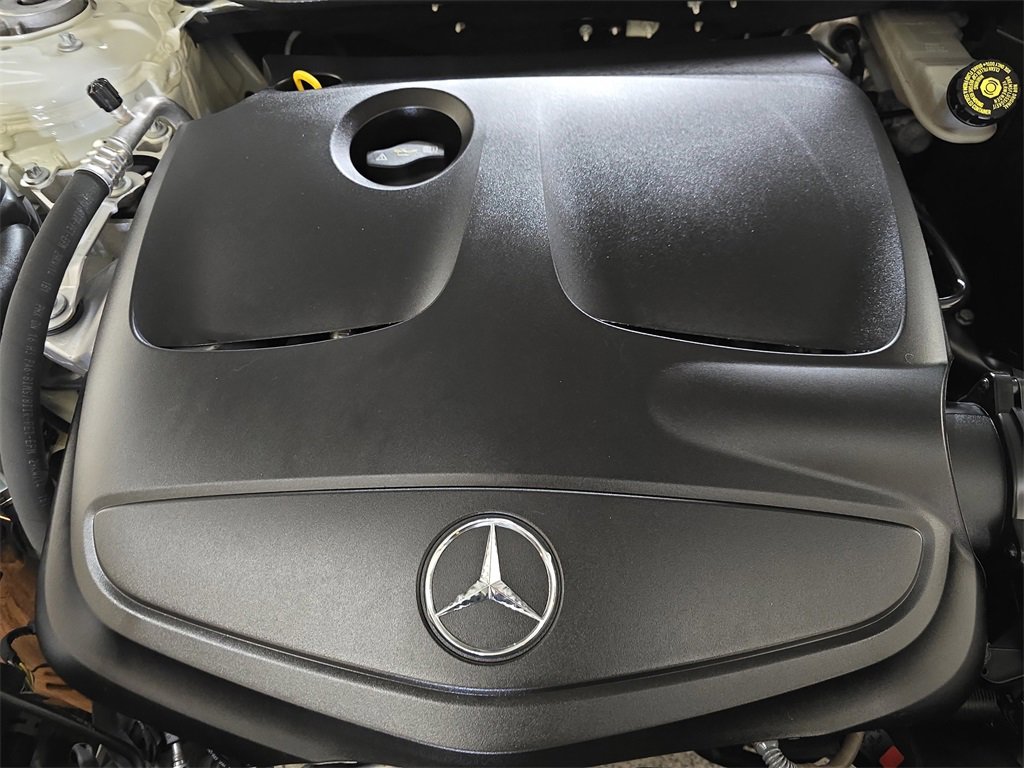 Used 2015 Mercedes-Benz GLA 250 4MATIC image 34