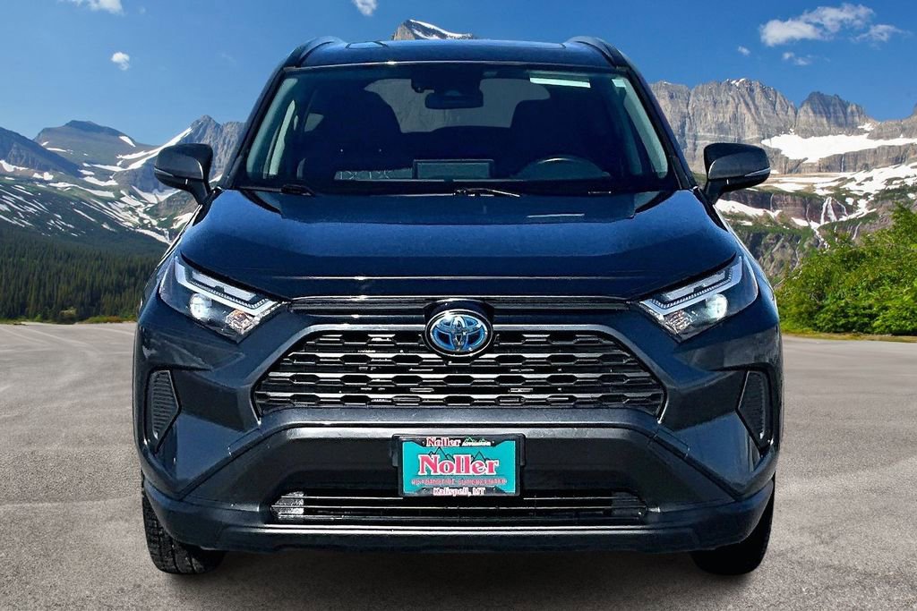 Used 2022 Toyota RAV4 XLE w/ Convenience Package image 3