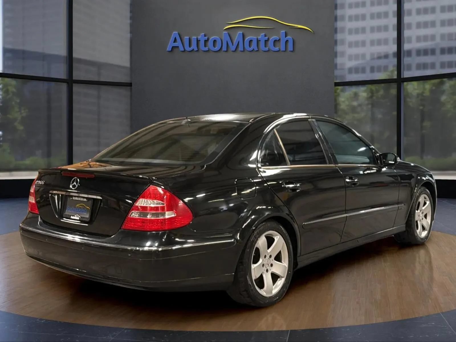 Used 2005 Mercedes-Benz E 500 Sedan image 10