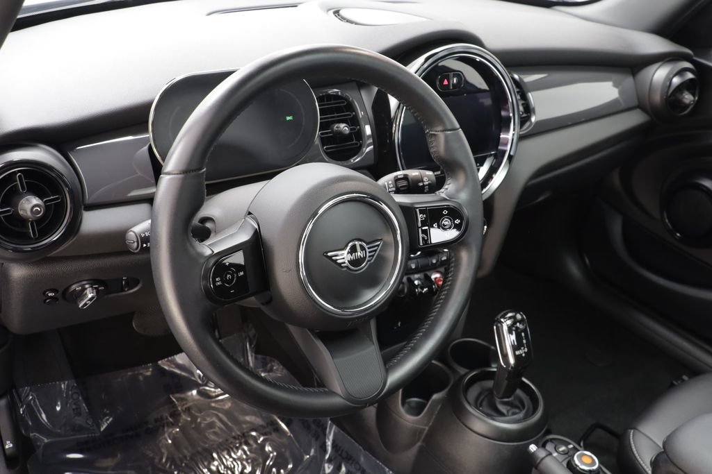 Used 2022 MINI Cooper 4-Door Hardtop FWD image 7