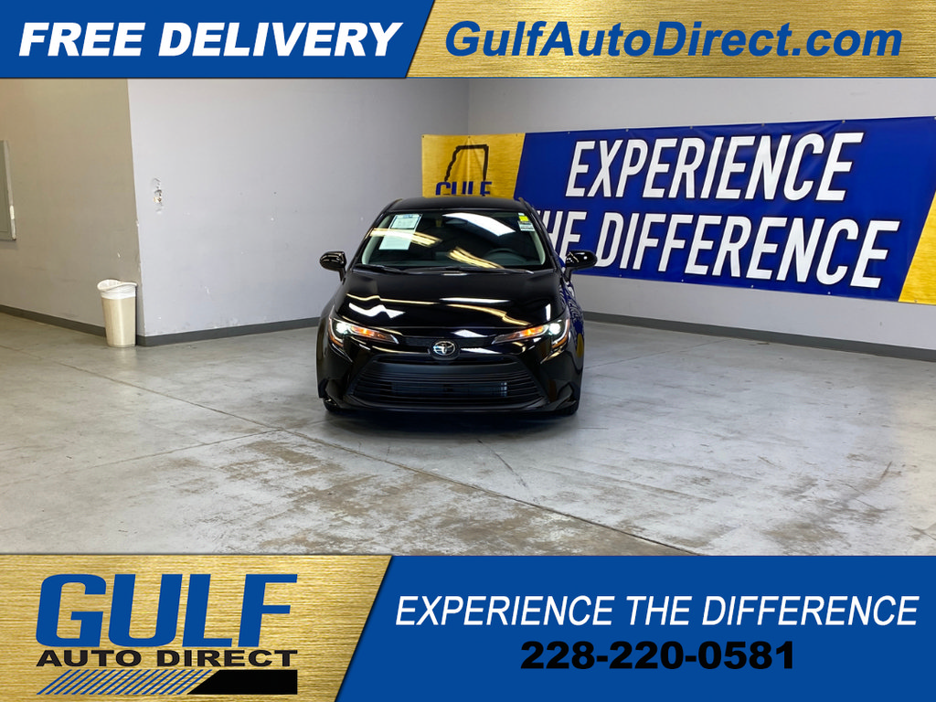 Used 2026 Toyota Corolla LE FWD image 3