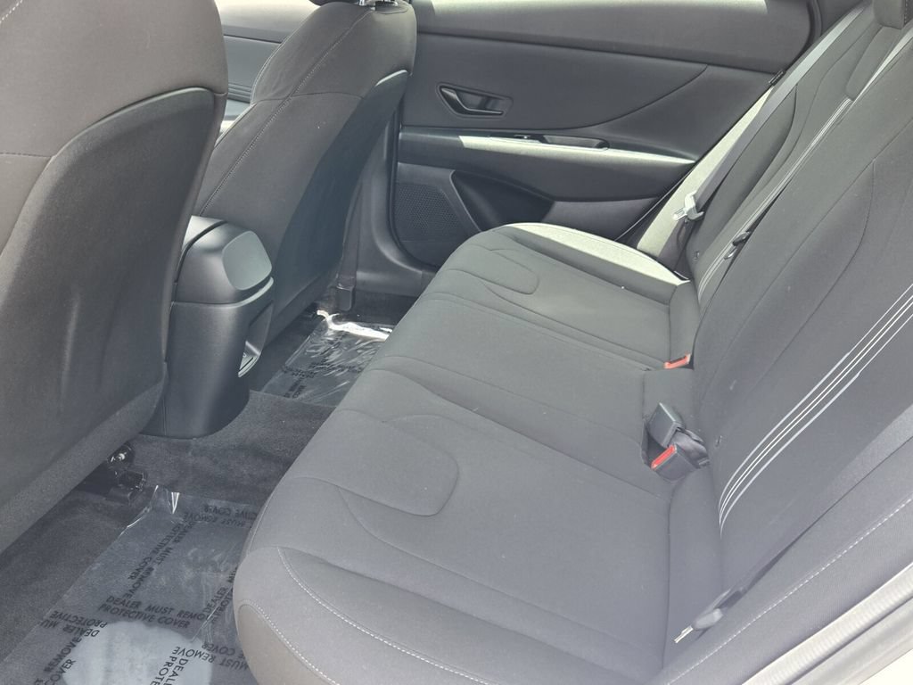 Certified 2025 Hyundai Elantra SEL w/ Cargo Package FWD image 11
