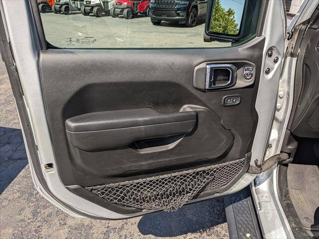 Used 2023 Jeep Gladiator Sport image 10