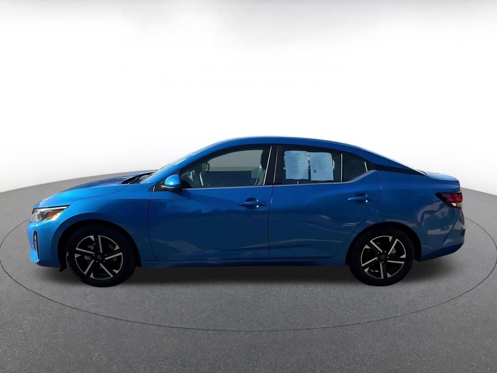 Used 2025 Nissan Sentra SV FWD image 9
