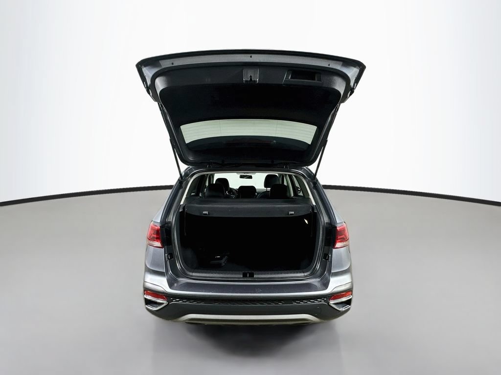Used 2022 Volkswagen Taos SE w/ Panoramic Sunroof Package FWD image 34