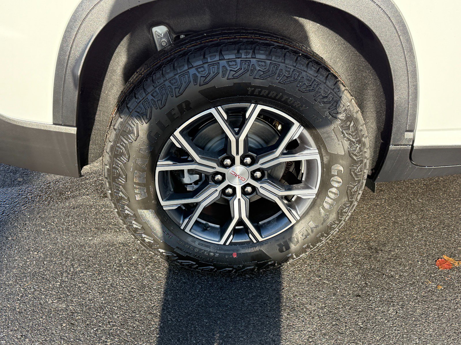 New 2026 GMC Acadia AT4 image 11