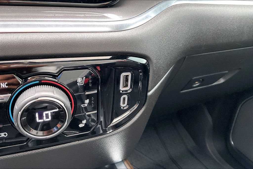 Used 2023 Chevrolet Silverado 1500 High Country w/ High Country Premium Package AWD/4WD image 19