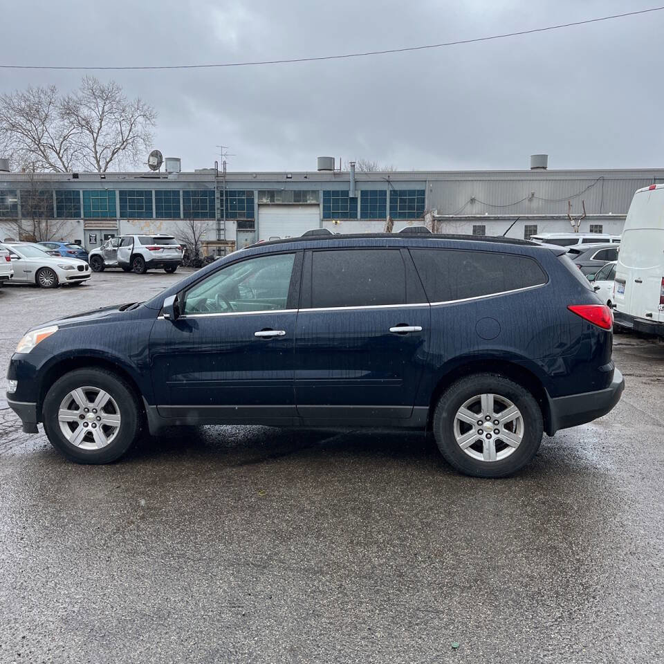 Used 2010 Chevrolet Traverse LT w/ Personal Connectivity Package image 3