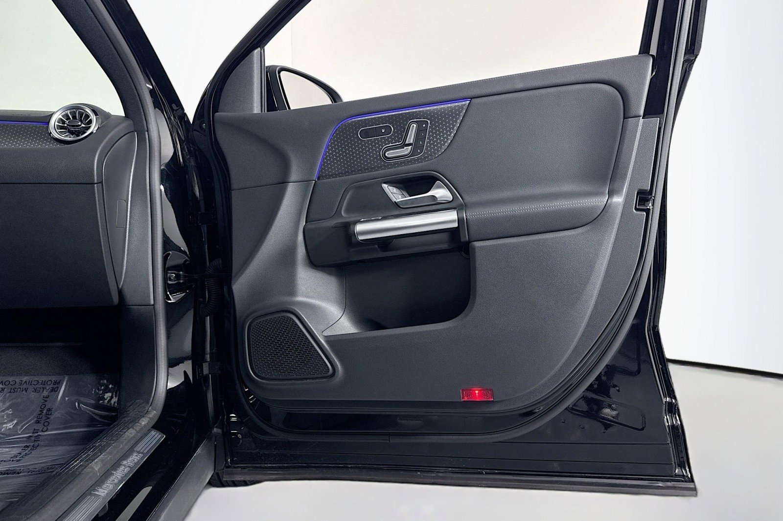 Certified 2025 Mercedes-Benz GLA 250 image 23