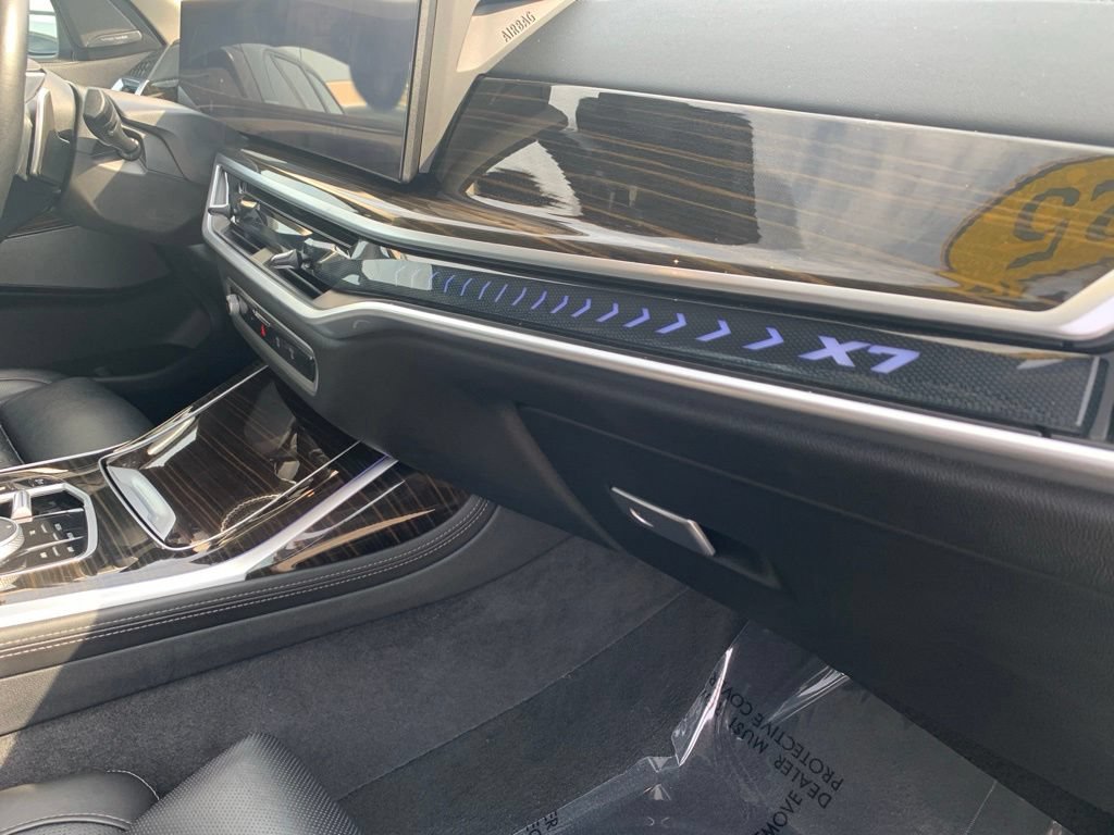 Used 2025 BMW X7 xDrive40i AWD/4WD image 26
