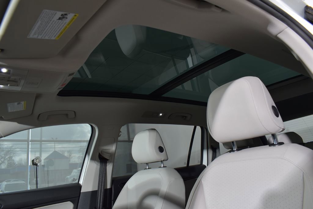 Used 2020 Volkswagen Tiguan SEL AWD/4WD image 11