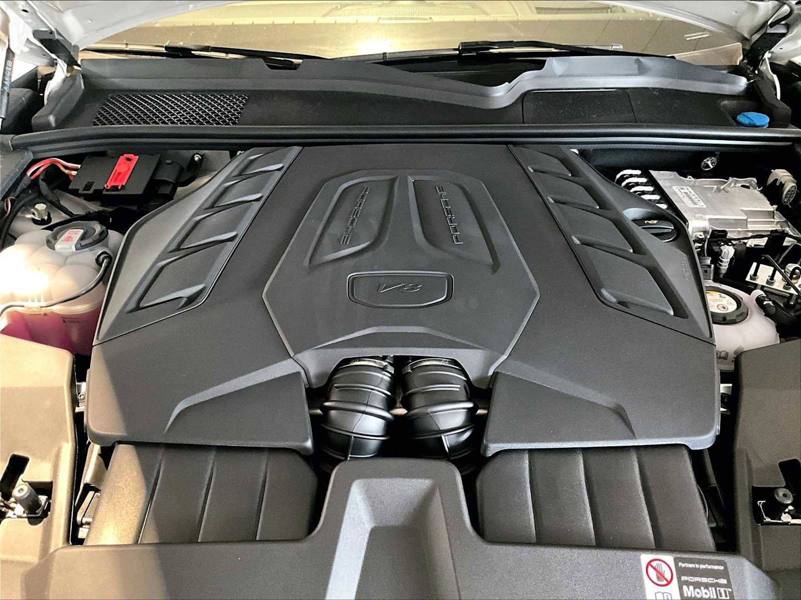 New 2026 Porsche Cayenne Turbo AWD/4WD image 20