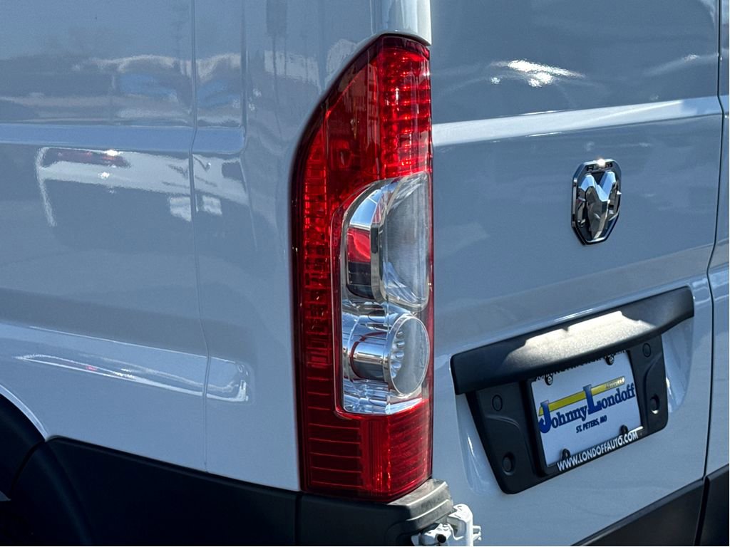 Used 2025 RAM ProMaster 2500 w/ Convenience Group image 6