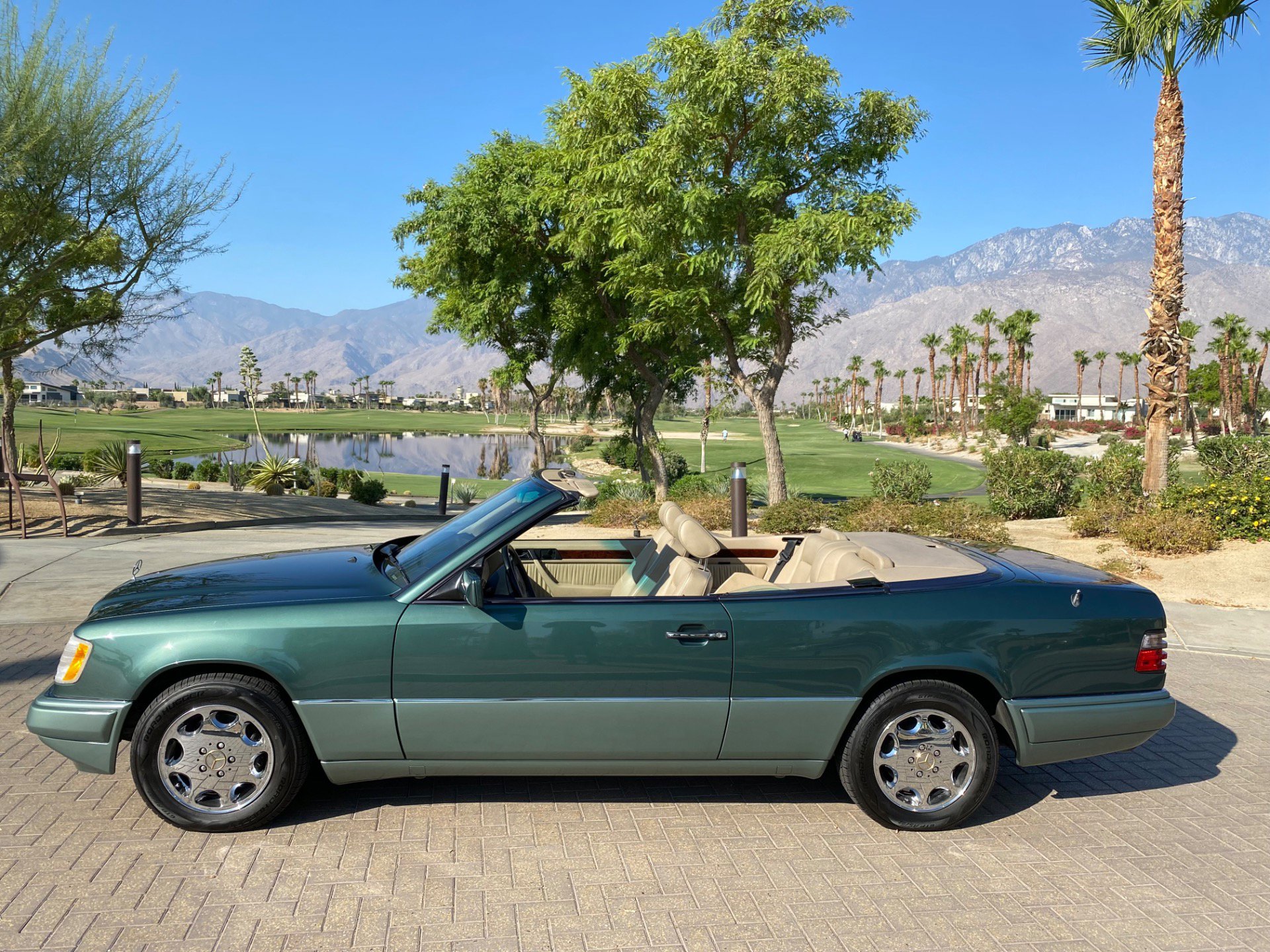 Used 1994 Mercedes-Benz E 320 Convertible image 36