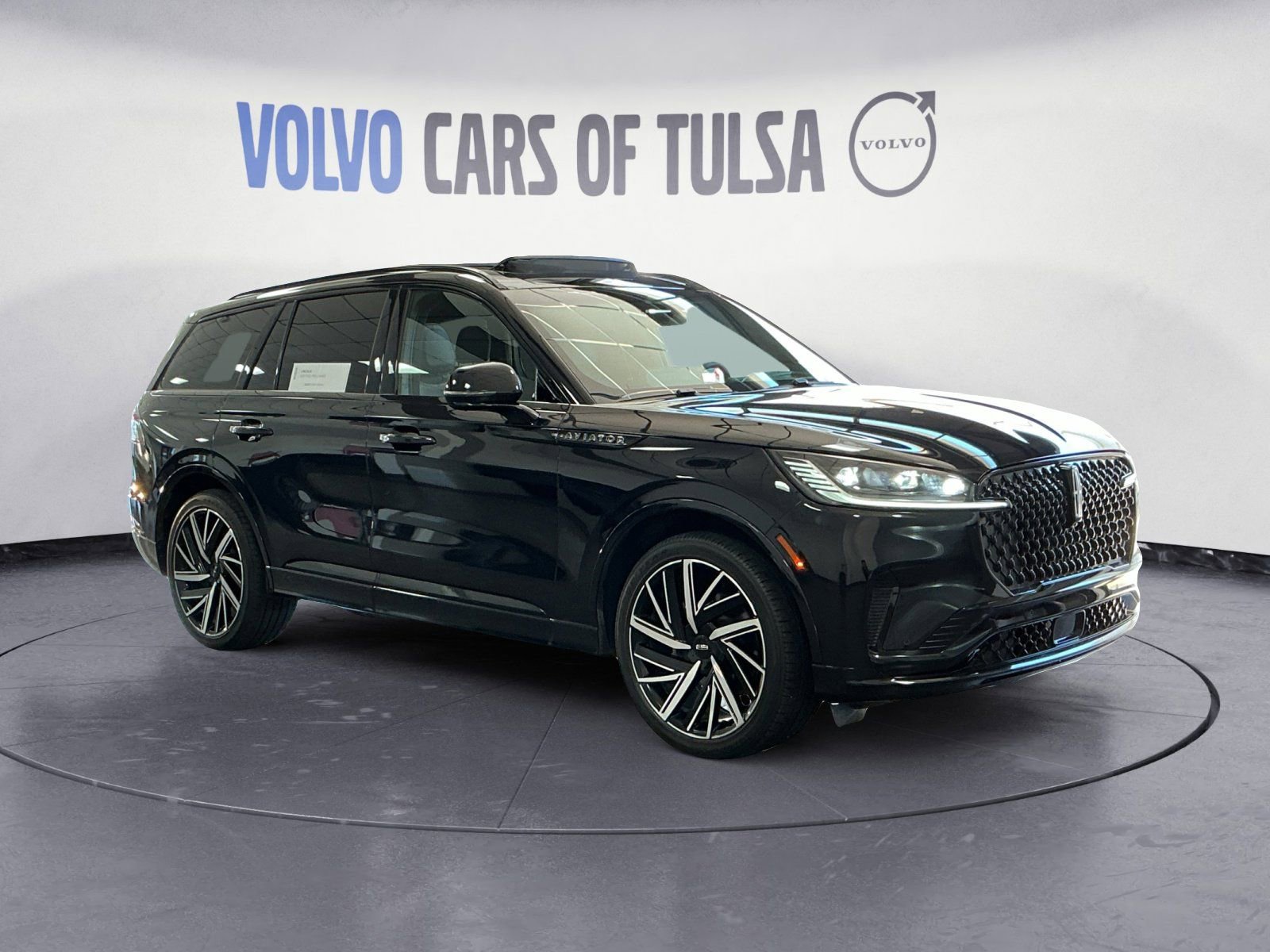Certified 2025 Lincoln Aviator Black Label w/ Jet Appearance Package AWD/4WD image 7