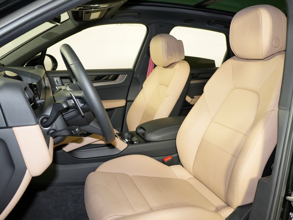 Certified 2026 Porsche Cayenne S w/ Premium Package Plus AWD/4WD image 5