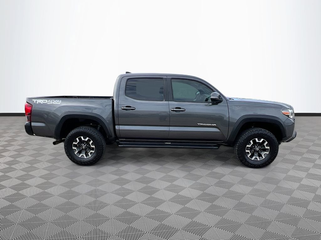 Used 2018 Toyota Tacoma TRD Off-Road w/ Technology Package AWD/4WD image 8
