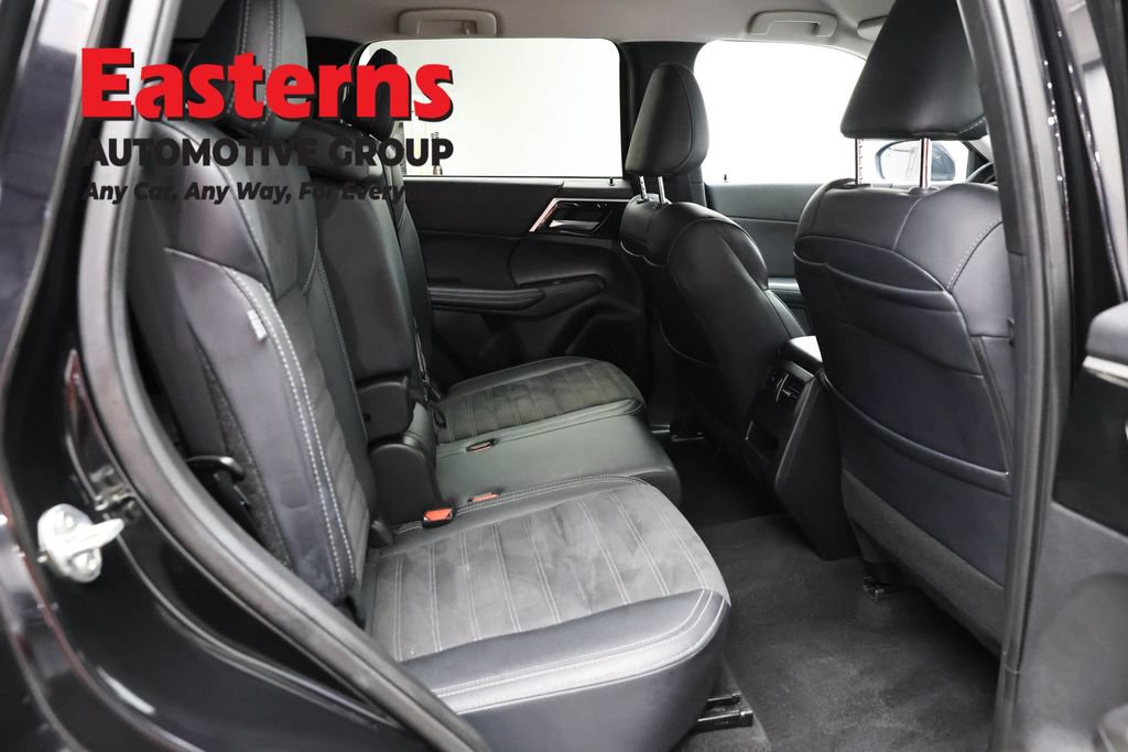 Used 2024 Mitsubishi Outlander SE AWD/4WD image 24