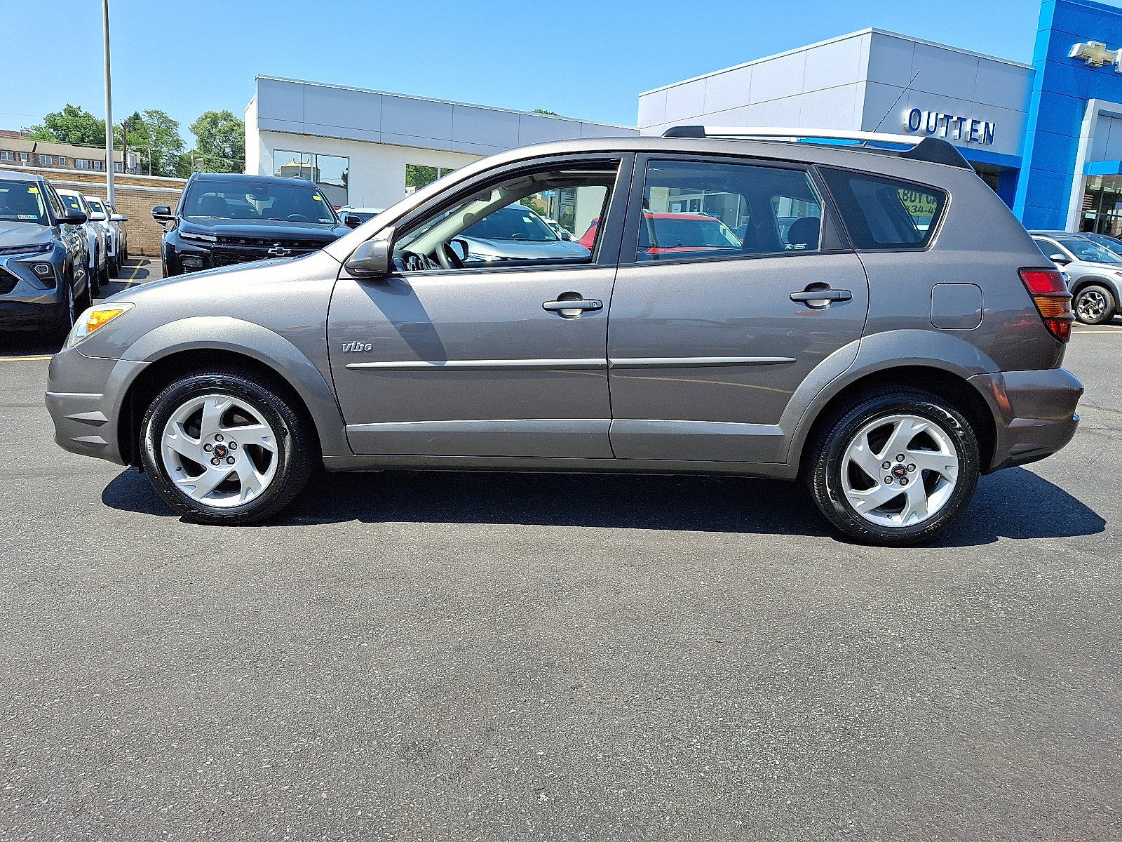 Used 2005 Pontiac Vibe AWD w/ Power Group Value Package video 2