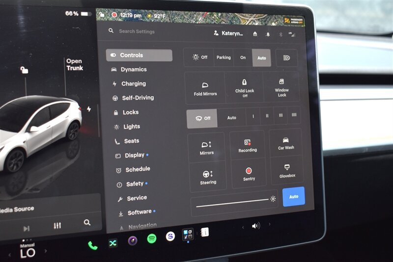 Used 2025 Tesla Model Y Long Range AWD/4WD image 18