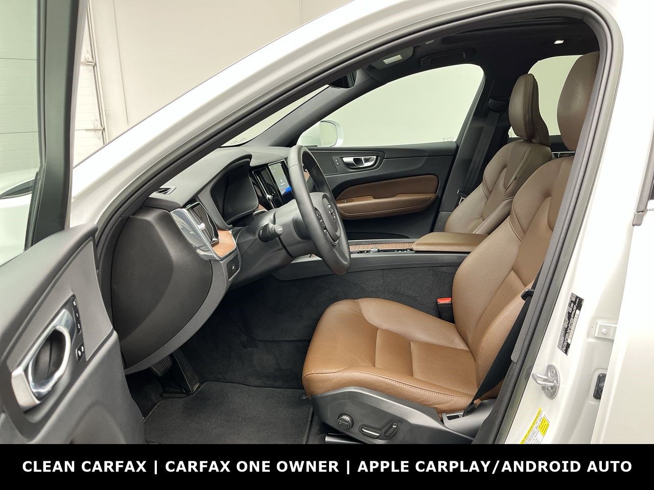 Used 2023 Volvo XC60 B5 Plus AWD/4WD image 3