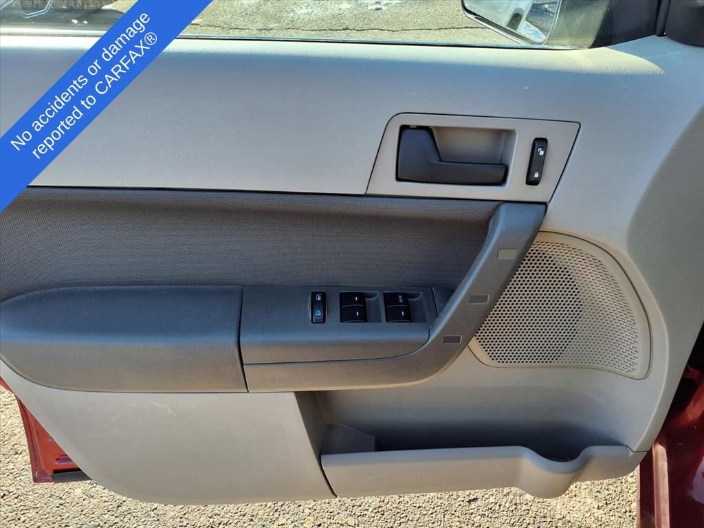 Used 2010 Ford Focus SE image 15