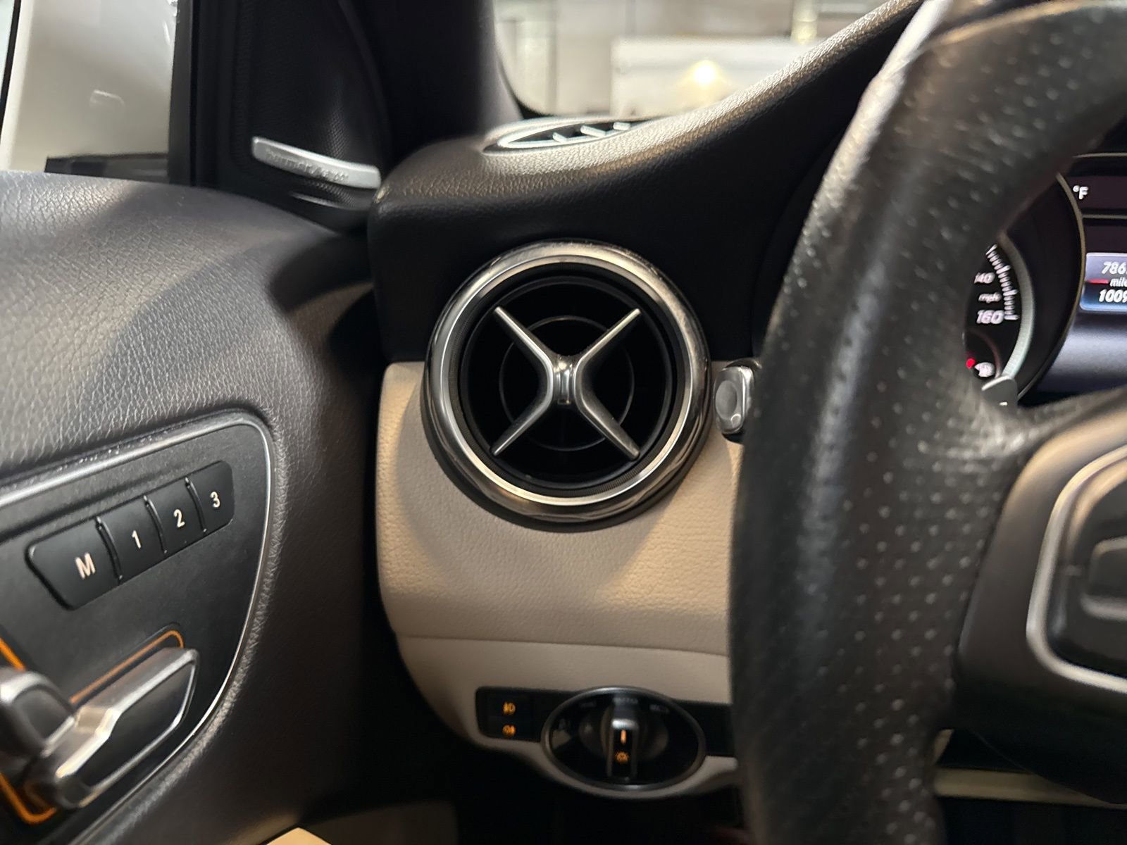 Used 2019 Mercedes-Benz GLA 250 image 40