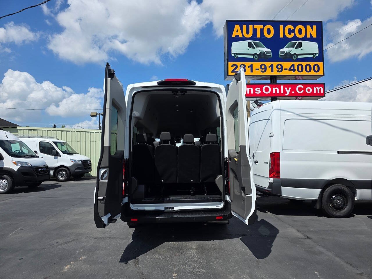 Used 2025 Ford Transit 350 XLT RWD image 24