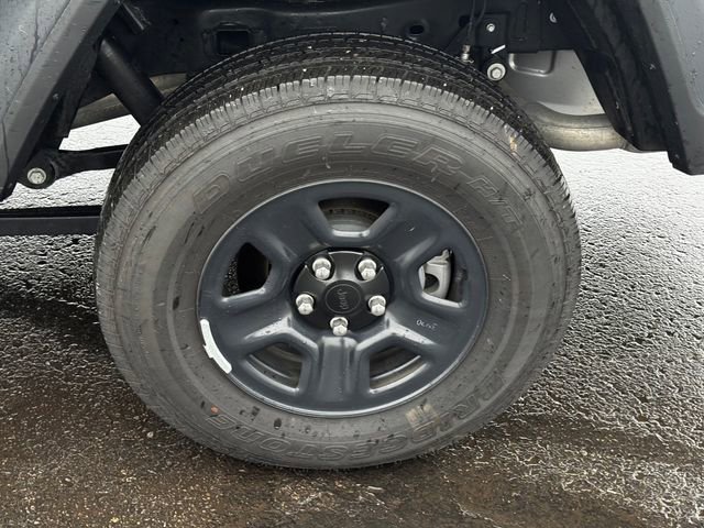 Certified 2024 Jeep Gladiator Sport image 11