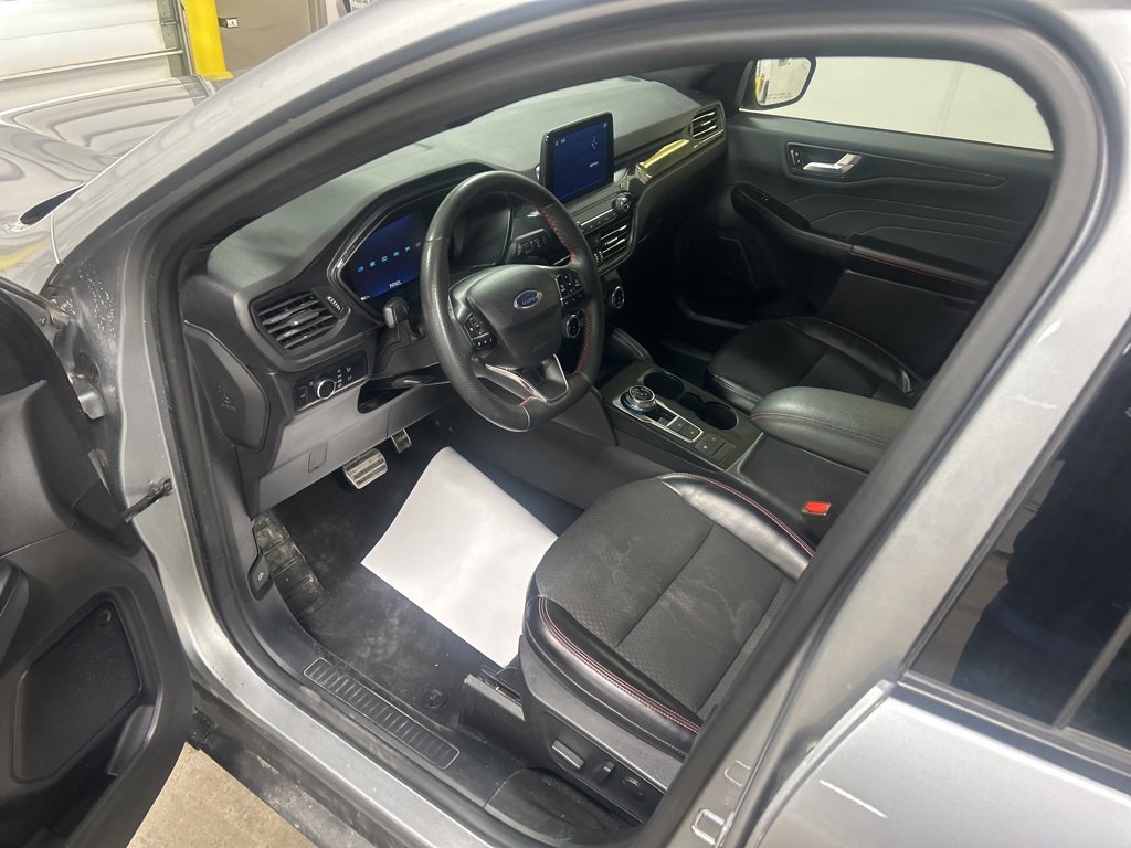 Used 2024 Ford Escape ST-Line w/ Cold Weather Package image 6