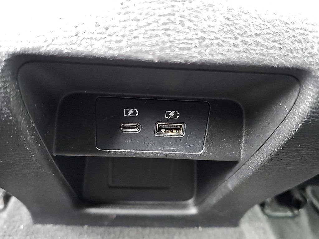 Used 2024 Mitsubishi Outlander SE image 12