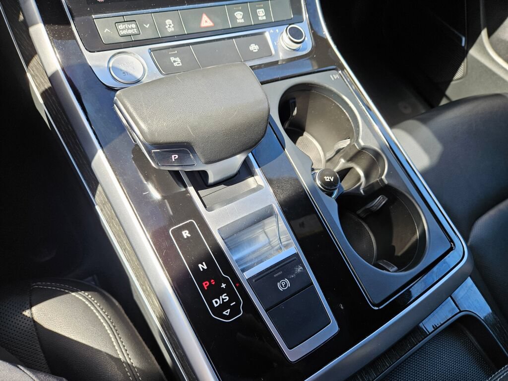 Used 2019 Audi Q8 Premium Plus AWD/4WD image 27