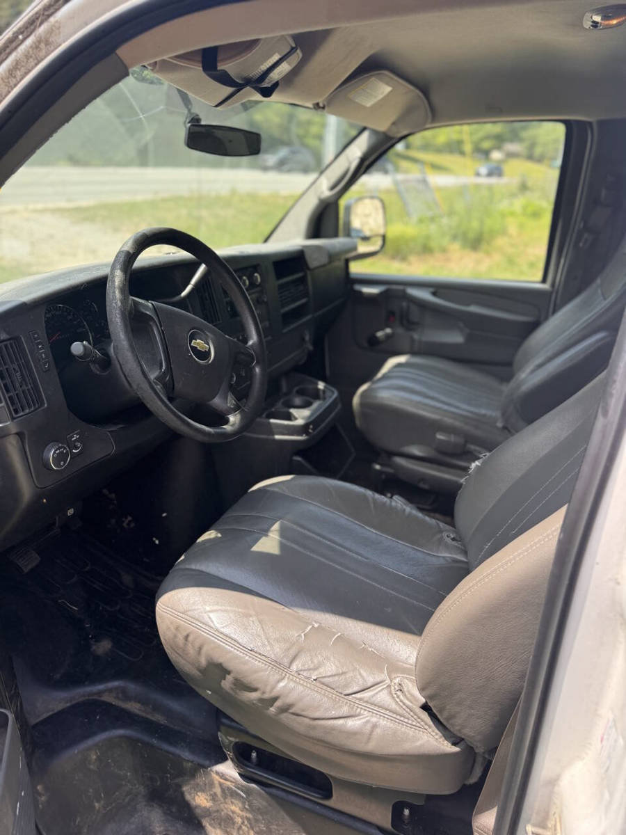 Used 2012 Chevrolet Express 1500 RWD image 15