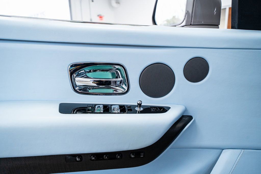 Used 2022 Rolls-Royce Cullinan image 36