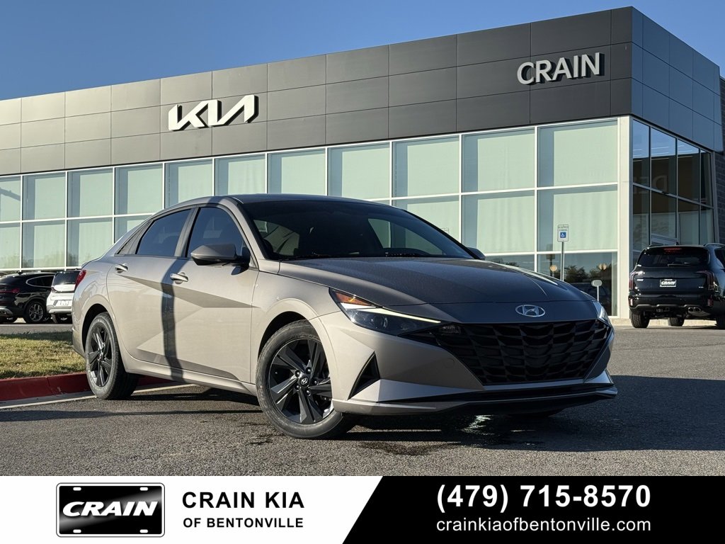 Used 2022 Hyundai Elantra SEL image 1