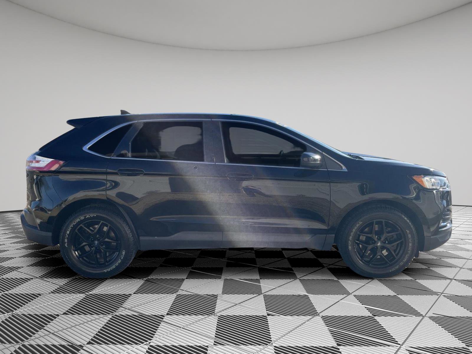 Used 2022 Ford Edge SEL image 8