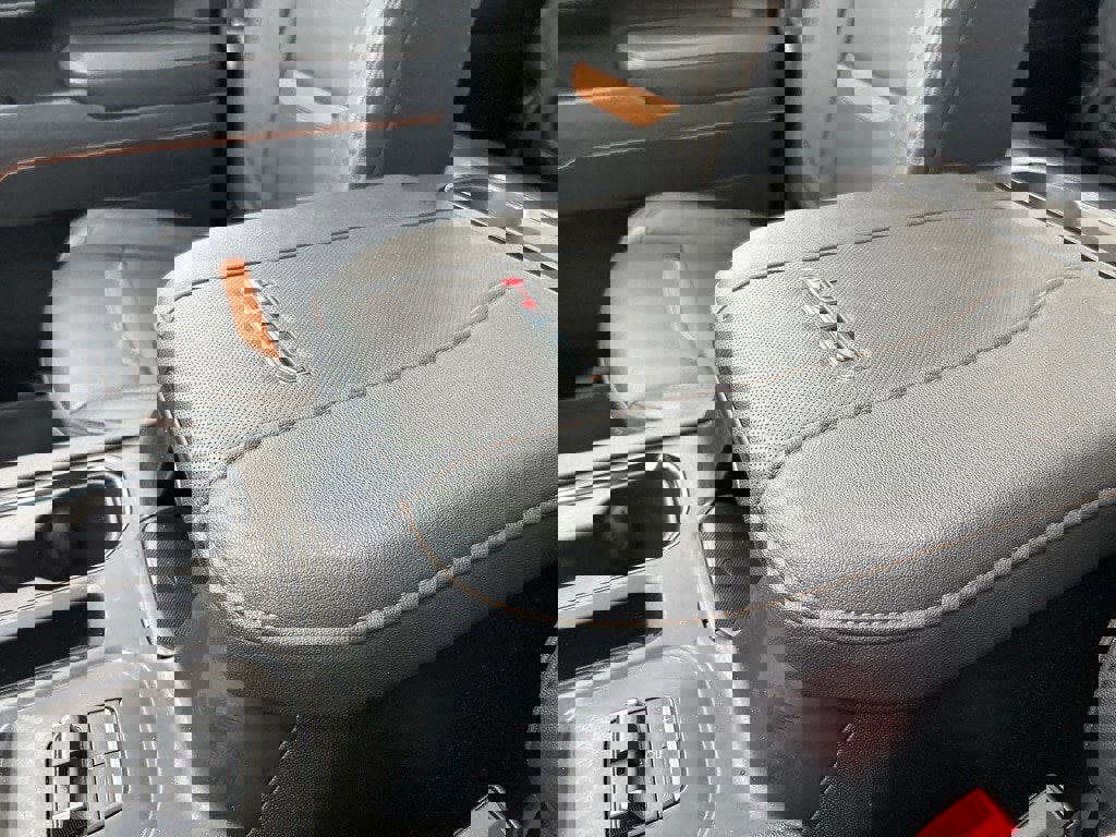 Used 2025 GMC Sierra 2500 AT4 image 35