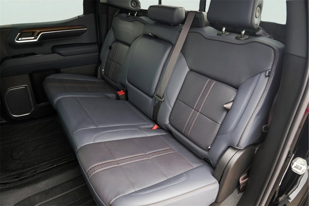 Certified 2023 Chevrolet Silverado 1500 High Country w/ Technology Package image 28