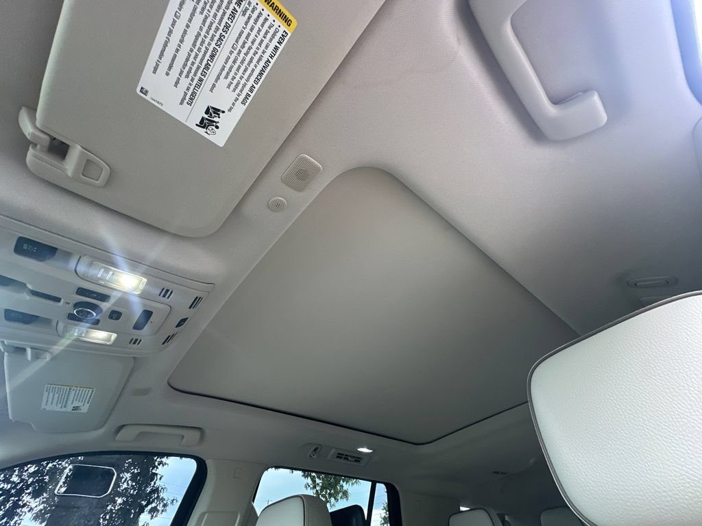 Used 2021 GMC Yukon Denali w/ Denali Ultimate Package AWD/4WD image 25