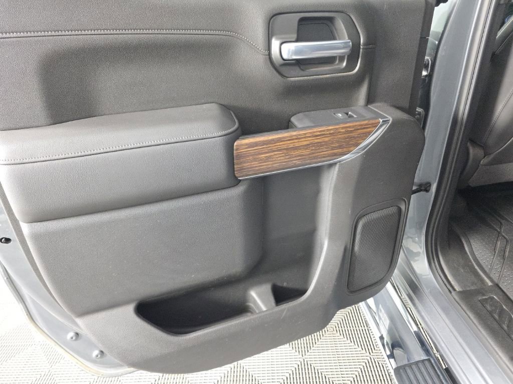 Used 2021 Chevrolet Silverado 1500 High Country w/ Technology Package AWD/4WD image 30