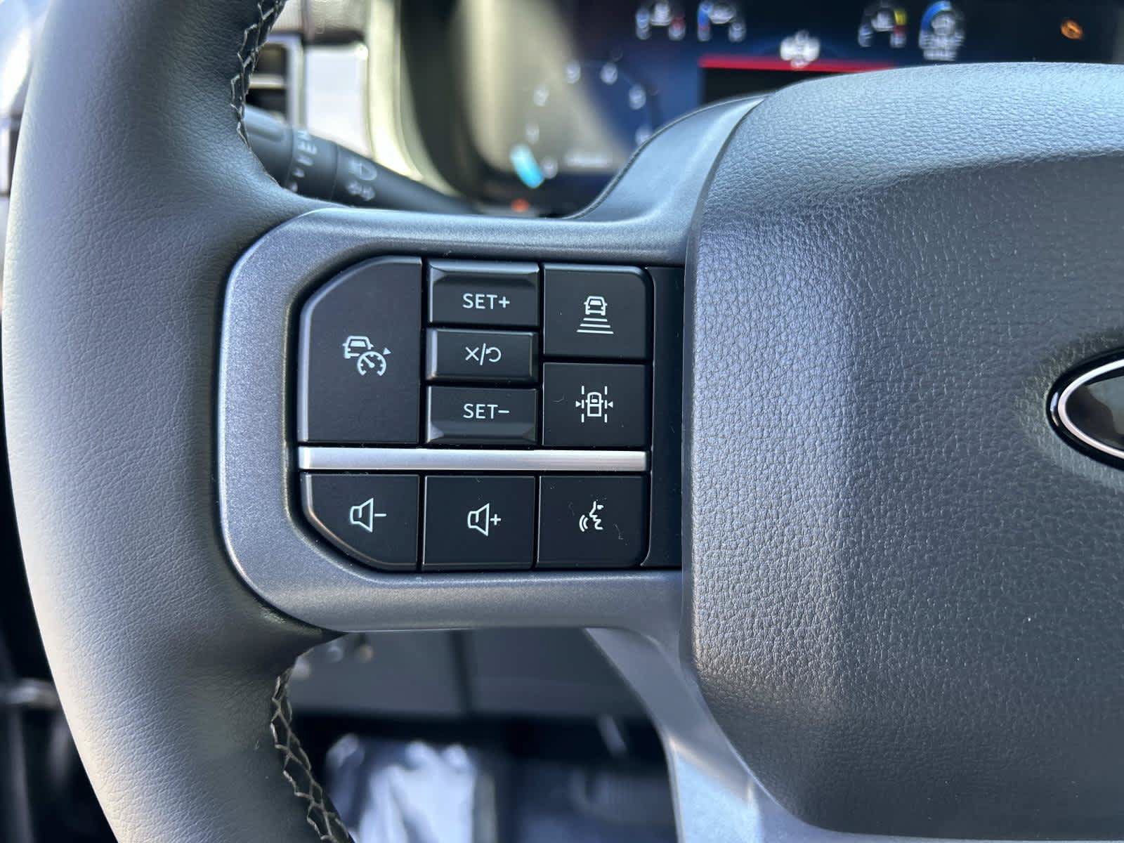 Used 2025 Ford F150 Lariat AWD/4WD image 18