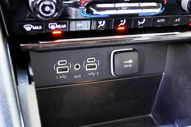 Used 2023 Jeep Grand Cherokee Laredo RWD image 28