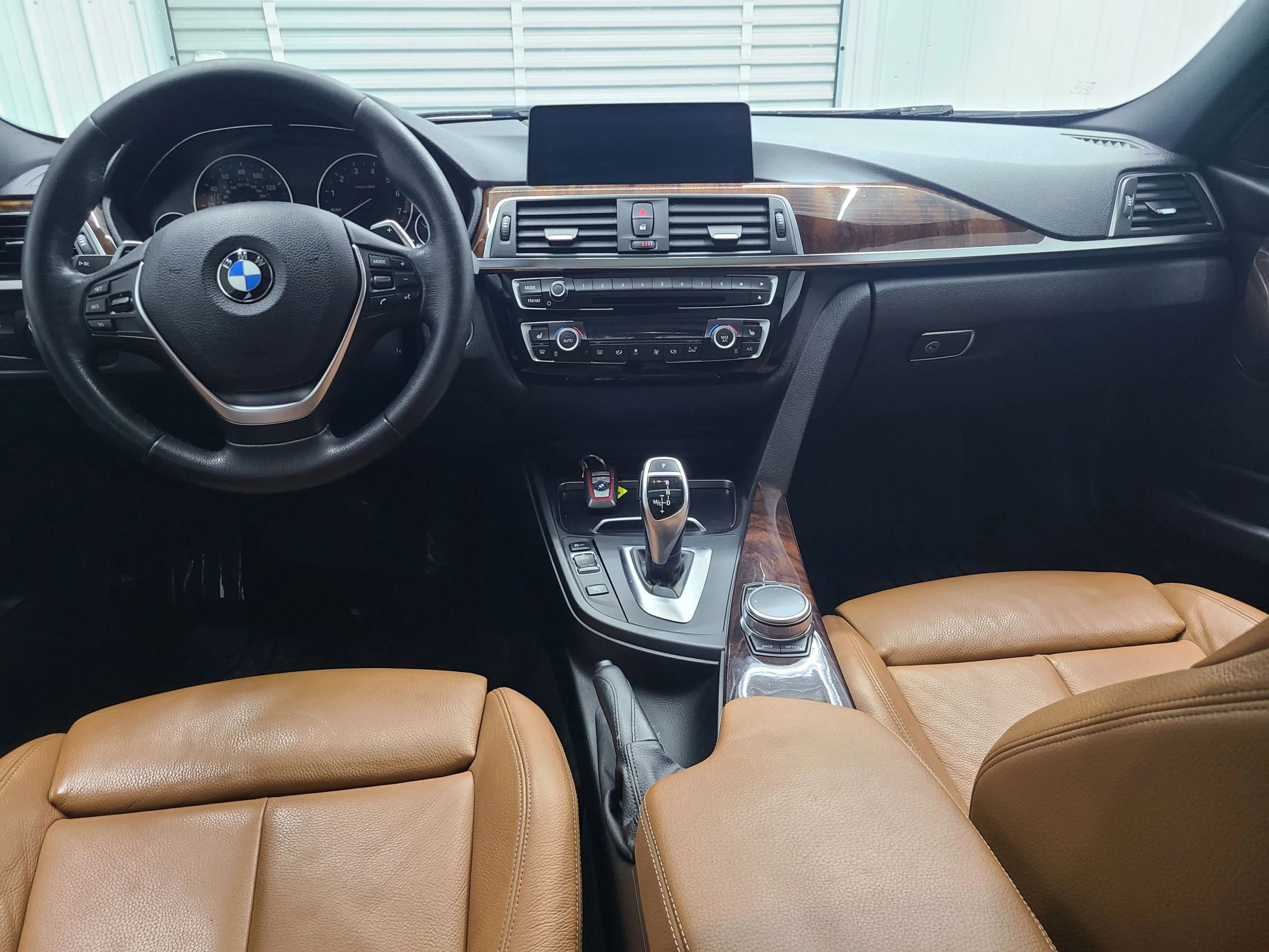 Used 2017 BMW 330i xDrive Wagon image 3