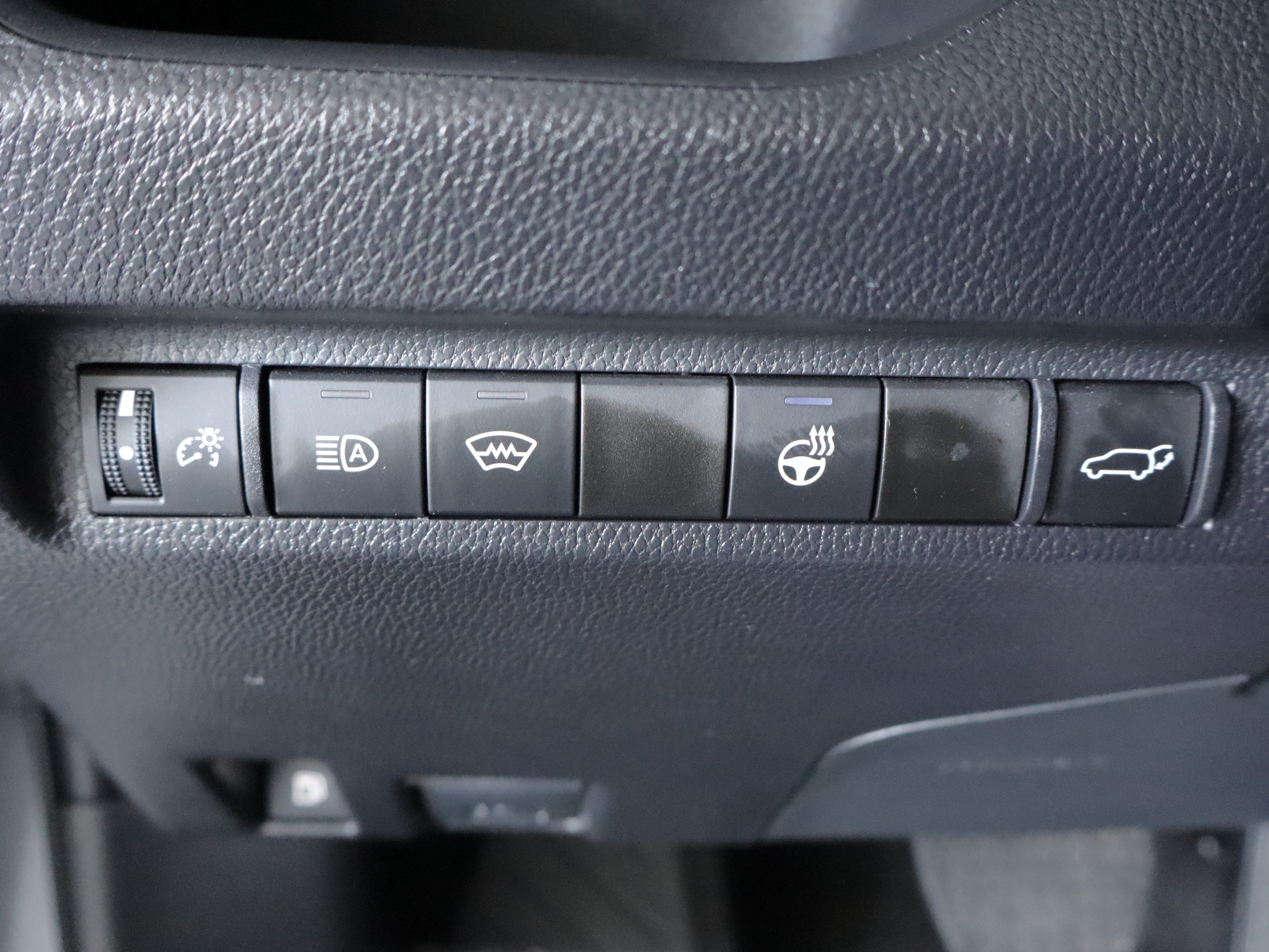 Used 2023 Toyota RAV4 XLE w/ Convenience Package AWD/4WD image 19