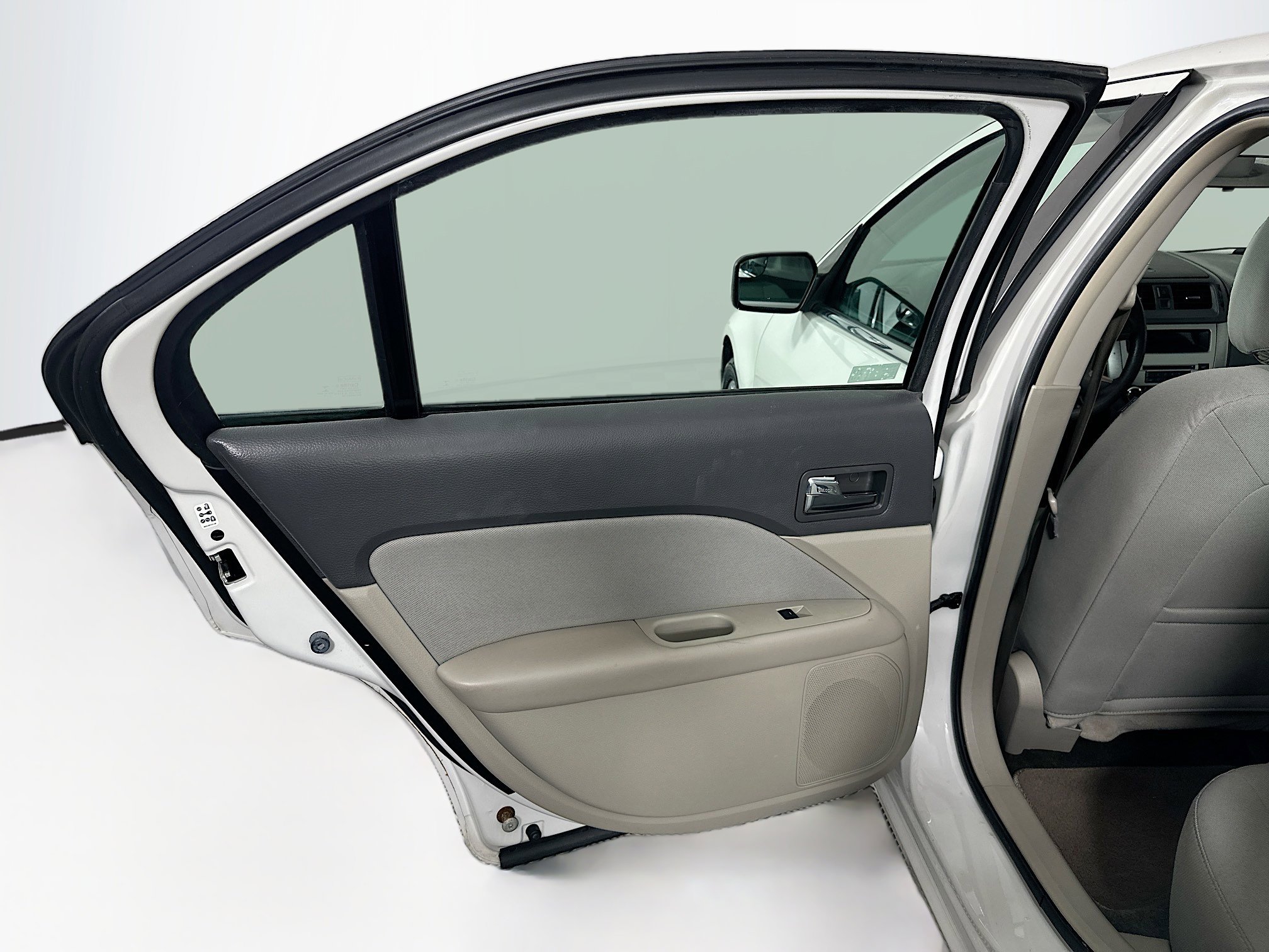 Used 2012 Ford Fusion SE FWD image 23