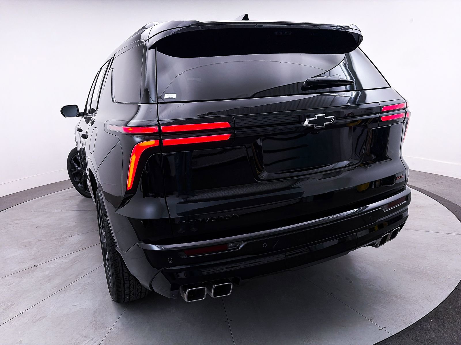 Used 2024 Chevrolet Traverse RS image 11