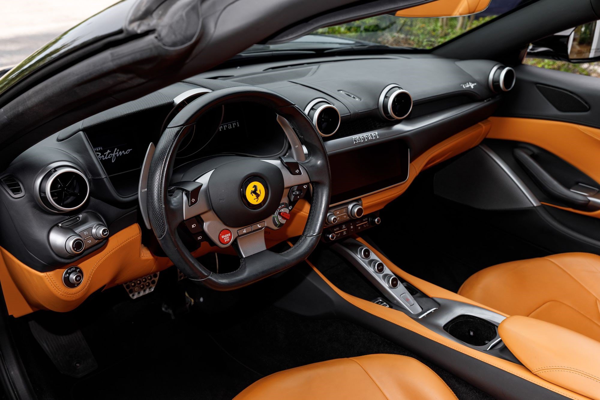 Used 2019 Ferrari Portofino RWD image 27