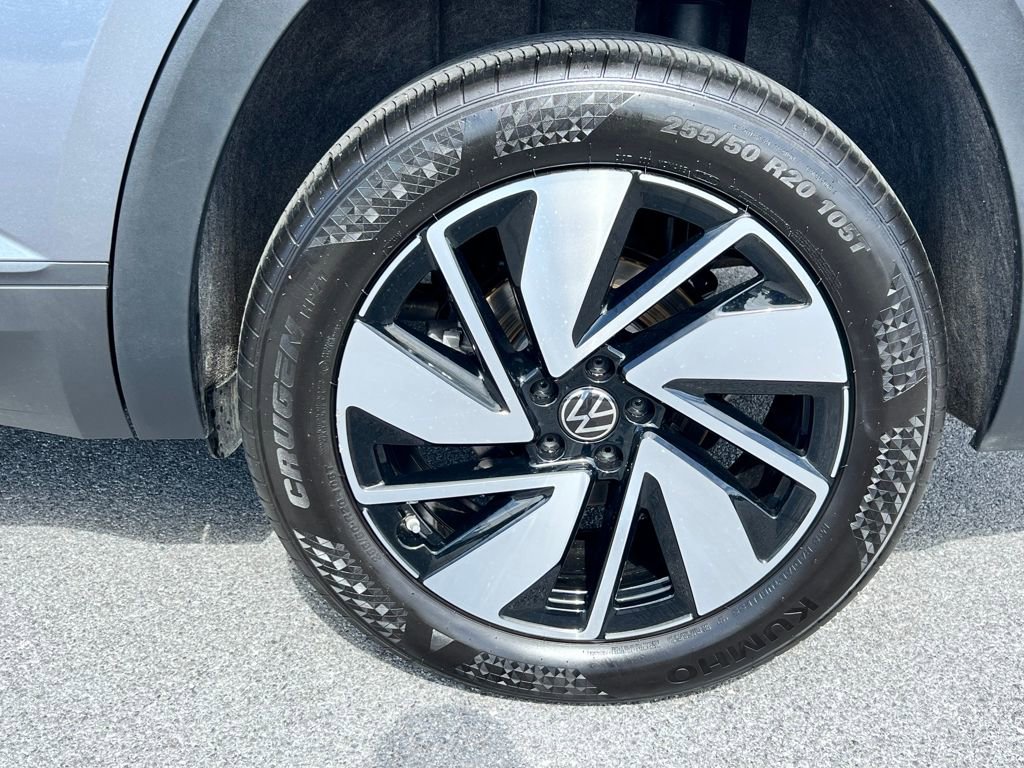 Used 2025 Volkswagen Atlas SE image 16