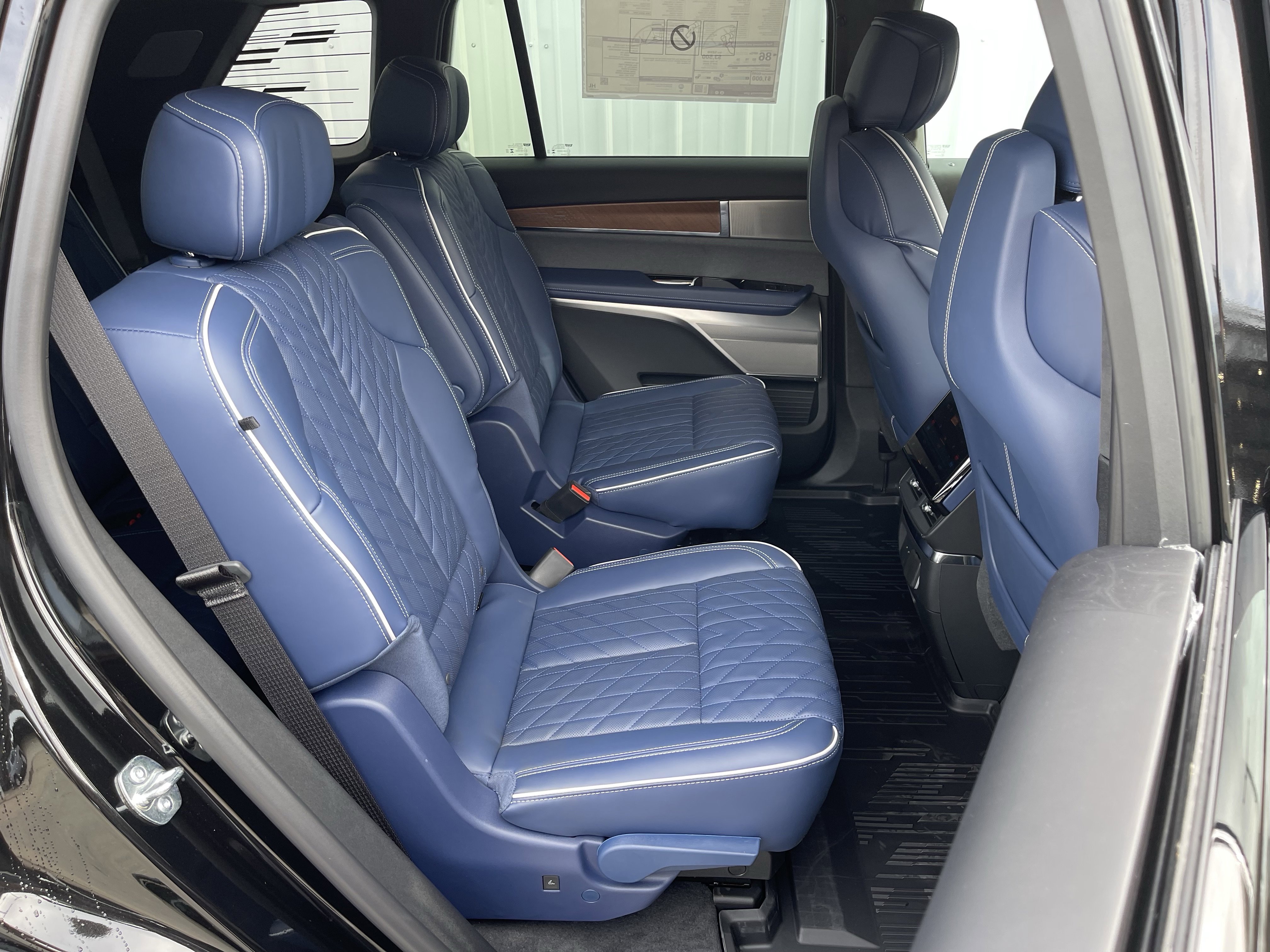 New 2026 Cadillac Vistiq Premium Luxury w/ LPO, Floor Liner Package image 10